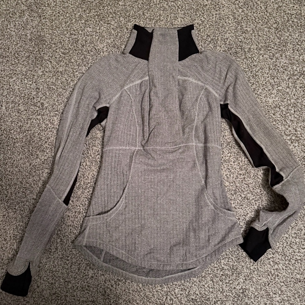 Lululemon Base Run 1/2 Zip - Picture 4 of 6